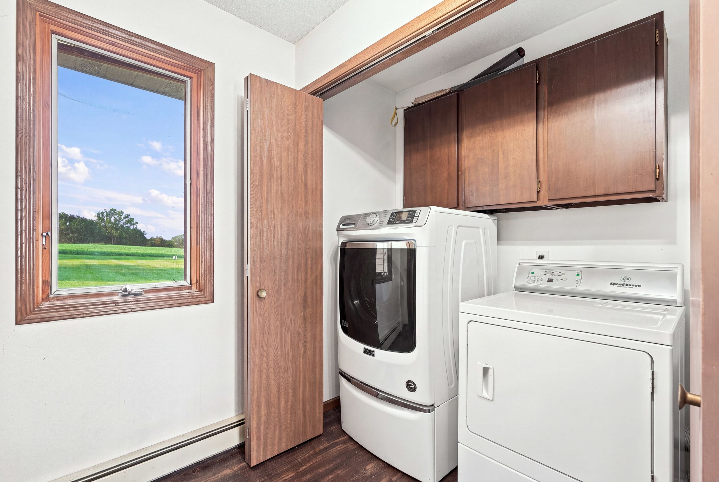 Listing Photo: 2960 160th St 0022-
